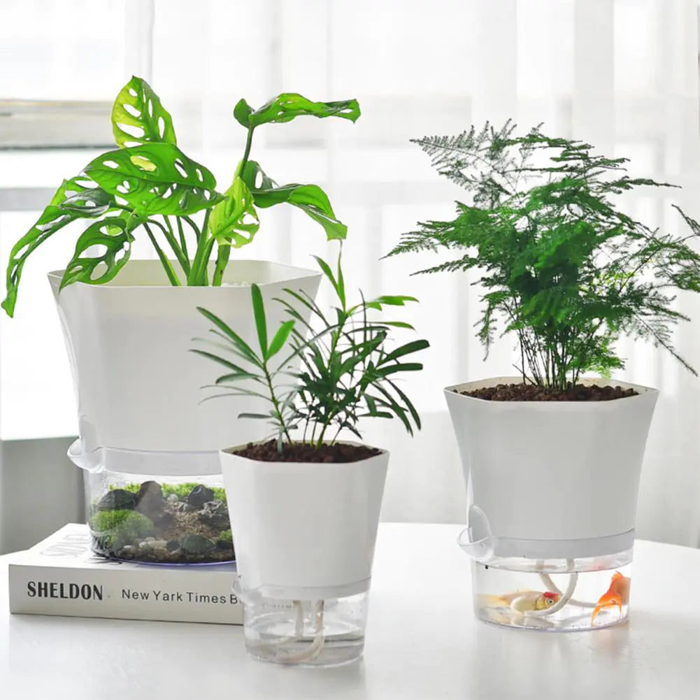 Automatic watering flower pot